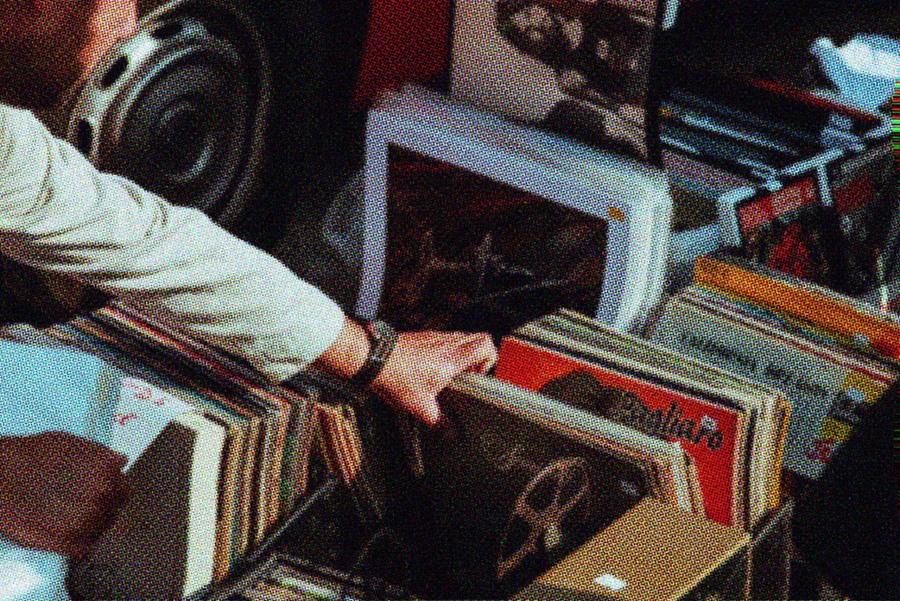 一键式真实复古颗粒感噪点照片效果PS动作预设 Retropress-Vintage-Photo-Effect 插件预设 sucaiwan.com