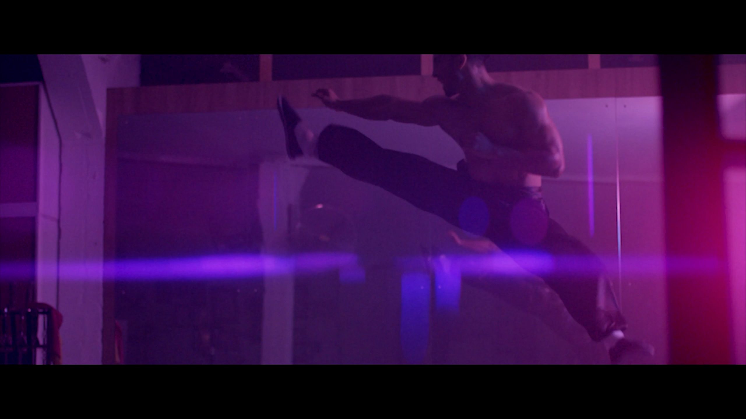 CinePacks – Anamorphic FX 27个失真变形镜头耀斑光晕光效4K叠加动画视频素材 . sucaiwan.com