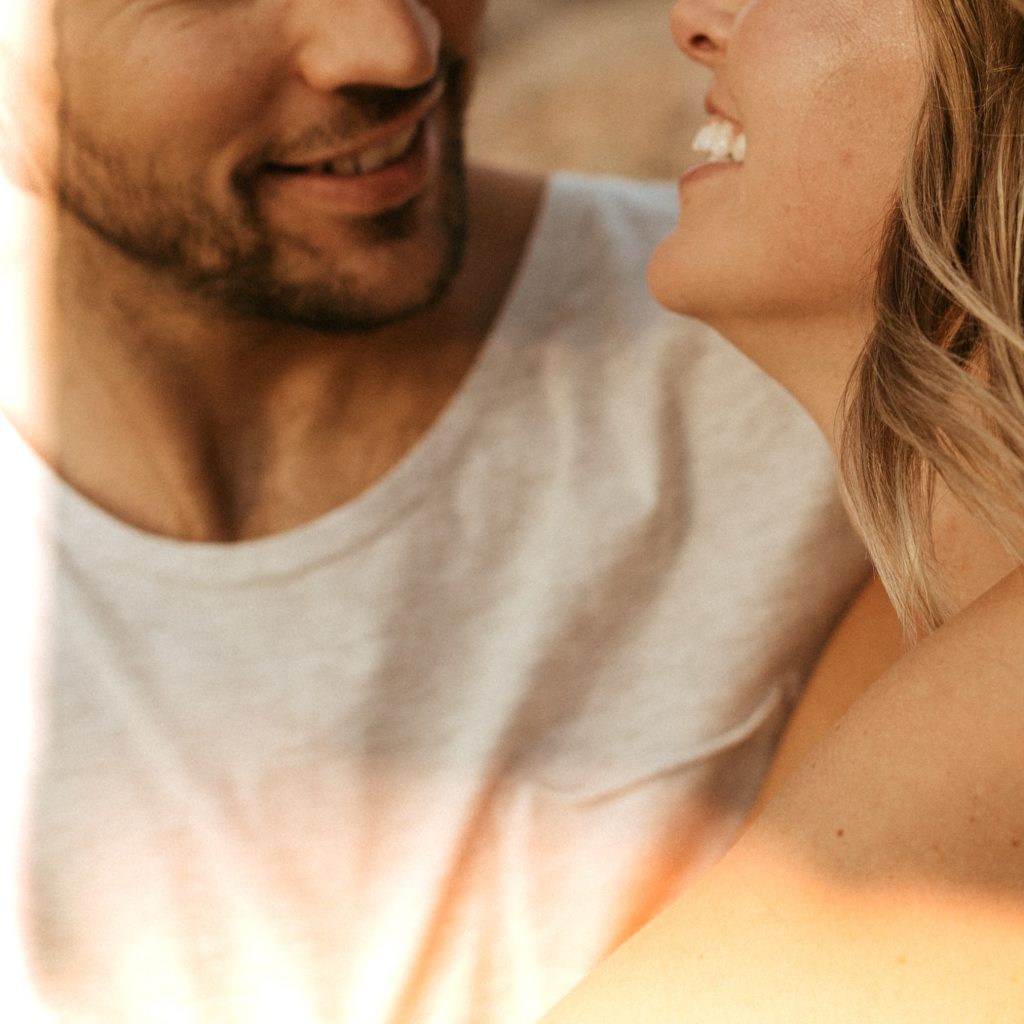 32款复古薄膜模仿胶片漏光经典可定制渐变电影氛围滤镜LR预设+手机端DNG预设 Meridian Presets – India Earl – Light Leaks 插件预设 第4张-素材湾丨精选海外优质设计素材资源 32款复古薄膜模仿胶片漏光经典可定制渐变电影氛围滤镜LR预设+手机端DNG预设 Meridian Presets – India Earl – Light Leaks 插件预设 sucaiwan.com