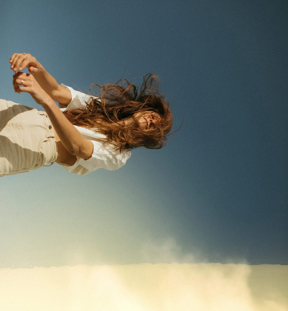 32款复古薄膜模仿胶片漏光经典可定制渐变电影氛围滤镜LR预设+手机端DNG预设 Meridian Presets – India Earl – Light Leaks 插件预设 第8张-素材湾丨精选海外优质设计素材资源 32款复古薄膜模仿胶片漏光经典可定制渐变电影氛围滤镜LR预设+手机端DNG预设 Meridian Presets – India Earl – Light Leaks 插件预设 sucaiwan.com