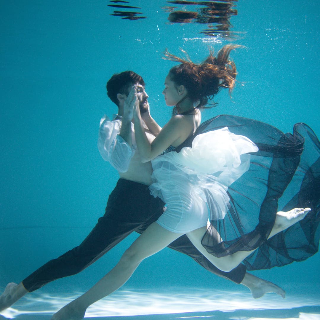 哥谭末日氛围雾霾电影级夜间摄影LR调色预设 Cine Essentials V1 Lightroom Presets 插件预设 sucaiwan.com