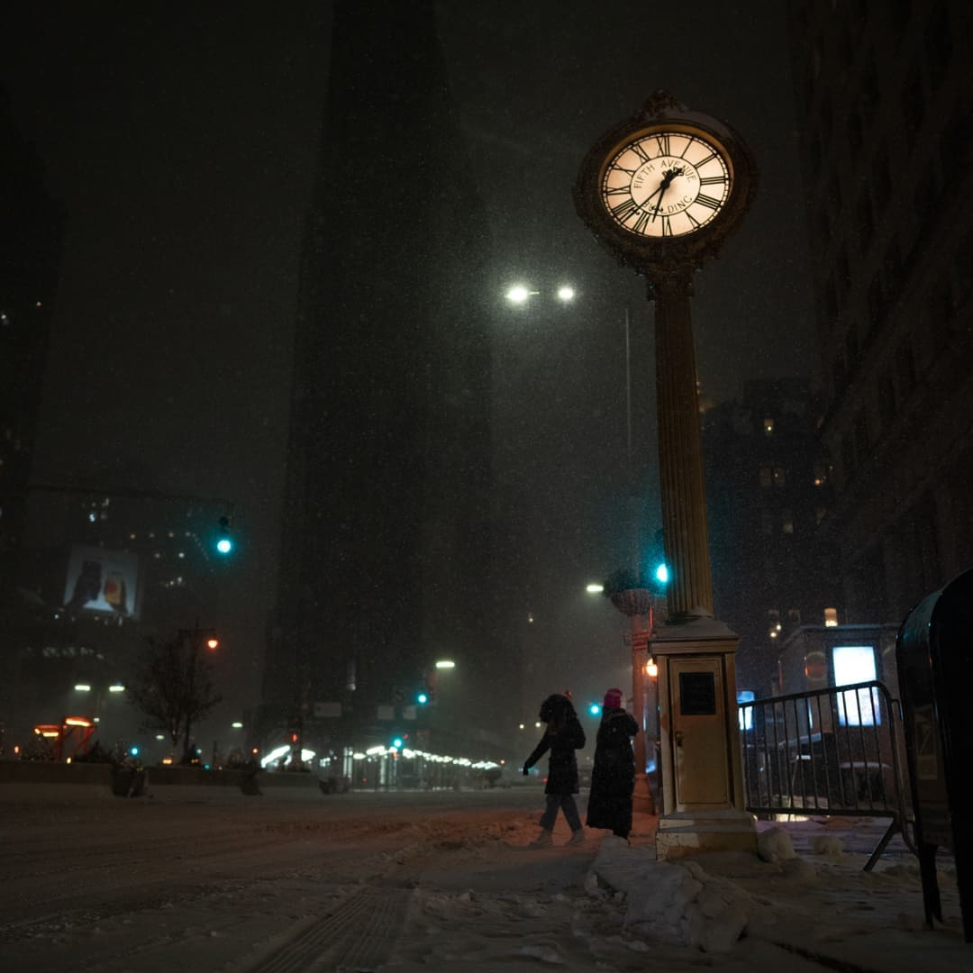 哥谭末日氛围雾霾电影级夜间摄影LR调色预设 Cine Essentials V1 Lightroom Presets 插件预设 sucaiwan.com