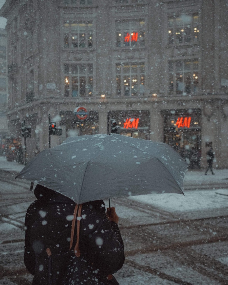 12款电影胶片风格街头扫街街拍港风复古色调电影感LR预设 ErenJam Cinematic Street Preset Pack 插件预设 第3张-素材湾丨精选海外优质设计素材资源 12款电影胶片风格街头扫街街拍港风复古色调电影感LR预设 ErenJam Cinematic Street Preset Pack 插件预设 sucaiwan.com