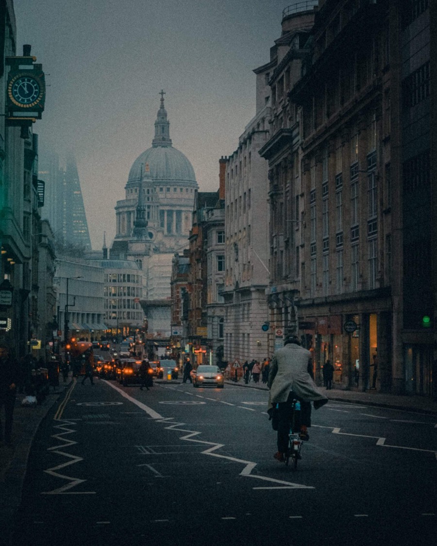 12款电影胶片风格街头扫街街拍港风复古色调电影感LR预设 ErenJam Cinematic Street Preset Pack 插件预设 第6张-素材湾丨精选海外优质设计素材资源 12款电影胶片风格街头扫街街拍港风复古色调电影感LR预设 ErenJam Cinematic Street Preset Pack 插件预设 sucaiwan.com