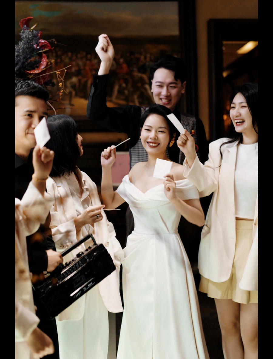 抖音小红书网红摄影师【叁尔尔】正版婚礼预设 网红婚礼预设 高级感胶片预设 胶片预设11款 电脑版ps/lr预设配置文件滤镜附教程 插件预设 第2张-素材湾丨精选海外优质设计素材资源 抖音小红书网红摄影师【叁尔尔】正版婚礼预设 网红婚礼预设 高级感胶片预设 胶片预设11款 电脑版ps/lr预设配置文件滤镜附教程 插件预设 sucaiwan.com