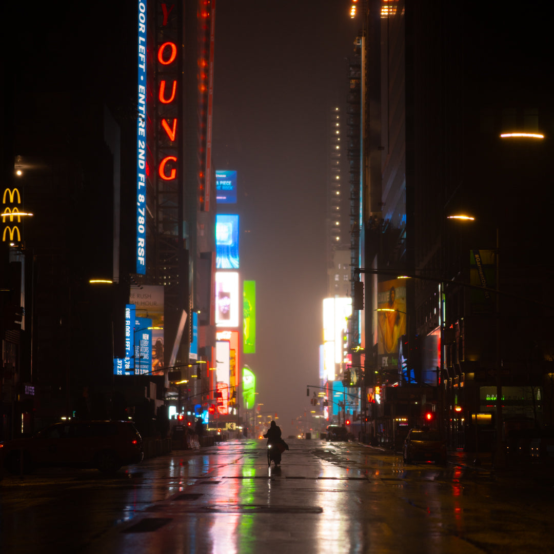 《银翼杀手》超现实反乌托邦夜景氛围黑暗色调LR调色预设 Cinegrams Dystopian Looks V2 插件预设 第7张-素材湾丨精选海外优质设计素材资源 《银翼杀手》超现实反乌托邦夜景氛围黑暗色调LR调色预设 Cinegrams Dystopian Looks V2 插件预设 sucaiwan.com