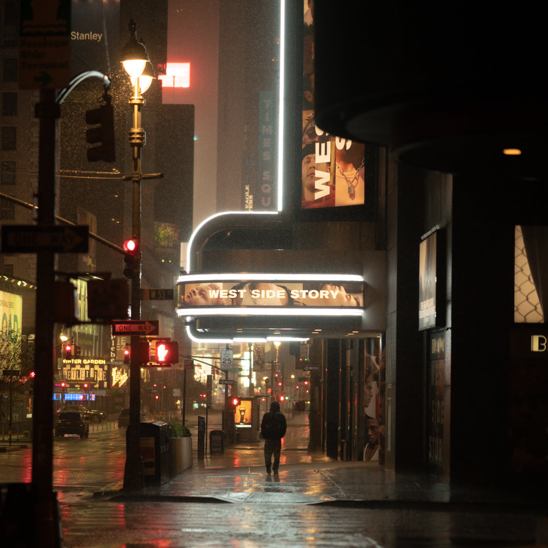 《银翼杀手》超现实反乌托邦夜景氛围黑暗色调LR调色预设 Cinegrams Dystopian Looks V2 插件预设 第11张-素材湾丨精选海外优质设计素材资源 《银翼杀手》超现实反乌托邦夜景氛围黑暗色调LR调色预设 Cinegrams Dystopian Looks V2 插件预设 sucaiwan.com