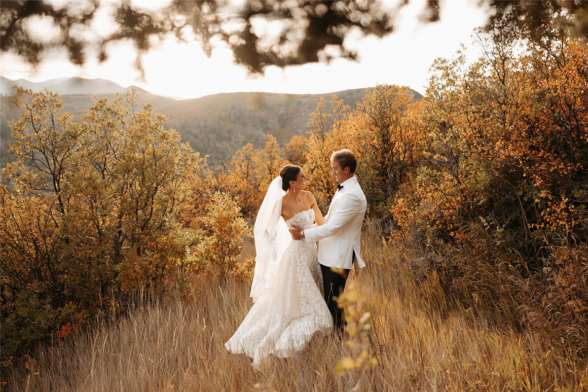 G-Presets 优雅浪漫婚礼人像摄影纪实风格LR预设 Janelle Elise Pack 02 插件预设 第9张-素材湾丨精选海外优质设计素材资源 G-Presets 优雅浪漫婚礼人像摄影纪实风格LR预设 Janelle Elise Pack 02 插件预设 sucaiwan.com