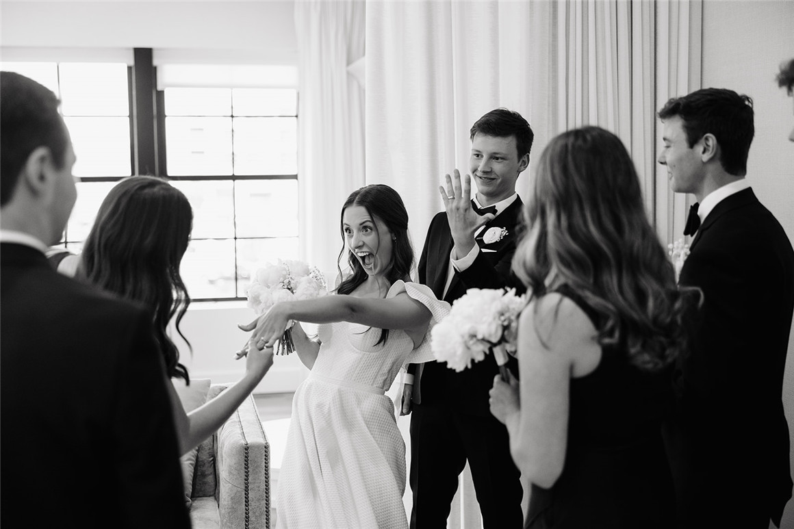 G-Presets 优雅浪漫婚礼人像摄影纪实风格LR预设 Janelle Elise Pack 02 插件预设 第14张-素材湾丨精选海外优质设计素材资源 G-Presets 优雅浪漫婚礼人像摄影纪实风格LR预设 Janelle Elise Pack 02 插件预设 sucaiwan.com