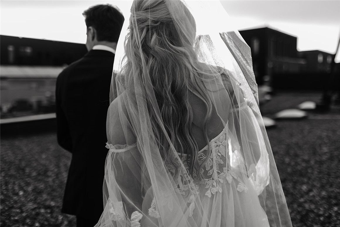 G-Presets 优雅浪漫婚礼人像摄影纪实风格LR预设 Janelle Elise Pack 02 插件预设 第16张-素材湾丨精选海外优质设计素材资源 G-Presets 优雅浪漫婚礼人像摄影纪实风格LR预设 Janelle Elise Pack 02 插件预设 sucaiwan.com