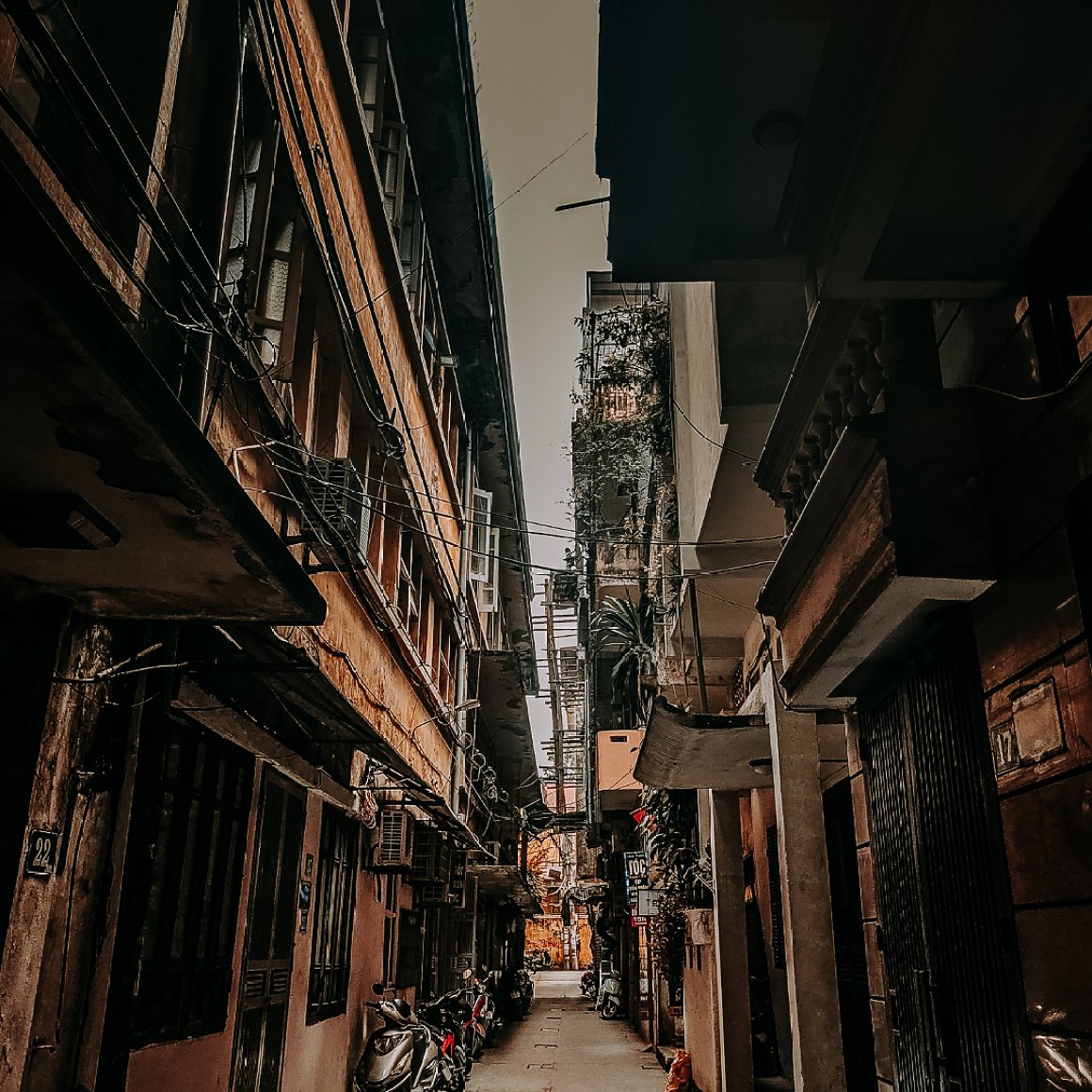 时尚质感街拍欧美风模拟摄像机签名胶片移动LR预设DNG预设 Signature_Film_Mobile_Lr_Preset 插件预设 第3张-素材湾丨精选海外优质设计素材资源 时尚质感街拍欧美风模拟摄像机签名胶片移动LR预设DNG预设 Signature_Film_Mobile_Lr_Preset 插件预设 sucaiwan.com