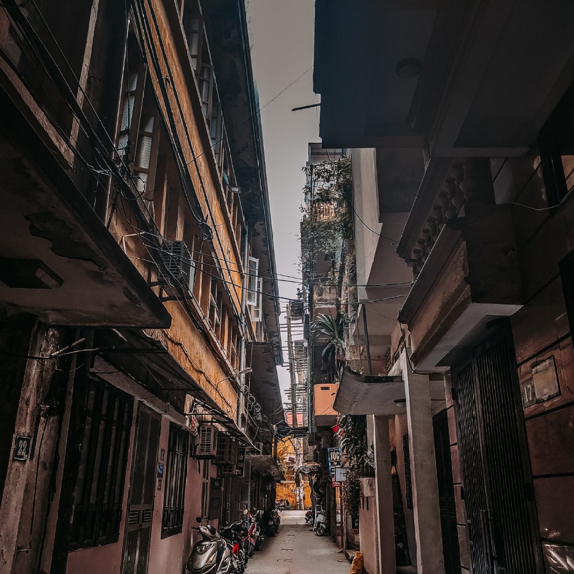 时尚质感街拍欧美风模拟摄像机签名胶片移动LR预设DNG预设 Signature_Film_Mobile_Lr_Preset 插件预设 第4张-素材湾丨精选海外优质设计素材资源 时尚质感街拍欧美风模拟摄像机签名胶片移动LR预设DNG预设 Signature_Film_Mobile_Lr_Preset 插件预设 sucaiwan.com