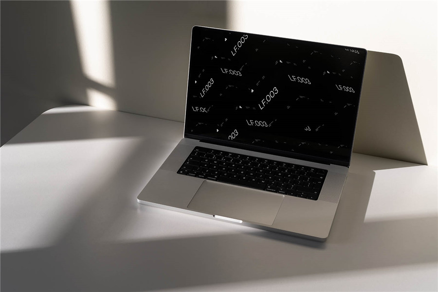 9个PC笔记本手机品牌设备模型屏幕PSD模板样机 Studio-Few-Layers-Bundle 样机素材 第5张-素材湾丨精选海外优质设计素材资源 9个PC笔记本手机品牌设备模型屏幕PSD模板样机 Studio-Few-Layers-Bundle 样机素材 sucaiwan.com