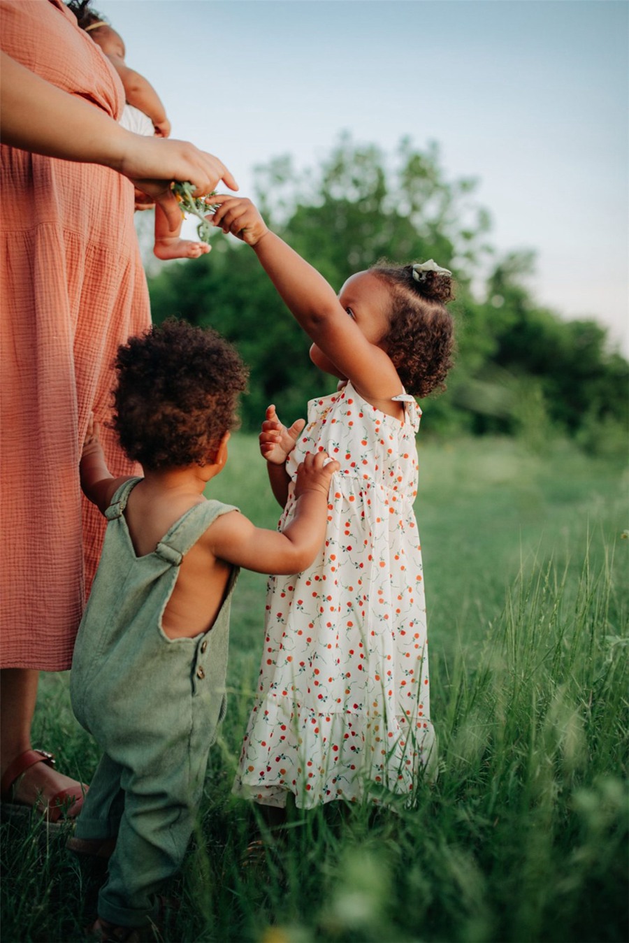 LR预设:大胆活力色调日落鲜艳色彩人像摄影LR调色预设 . 第4张-素材湾丨精选海外优质设计素材资源 LR预设:大胆活力色调日落鲜艳色彩人像摄影LR调色预设 . sucaiwan.com