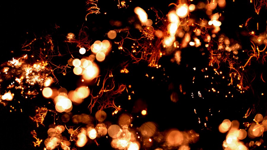 视频素材:100组真实木头燃烧火焰炽热柴火花特效动画4K视频素材 BusyBoxx V30 Smouldering Hot 影视音频 第4张-素材湾丨精选海外优质设计素材资源 视频素材:100组真实木头燃烧火焰炽热柴火花特效动画4K视频素材 BusyBoxx V30 Smouldering Hot 影视音频 sucaiwan.com