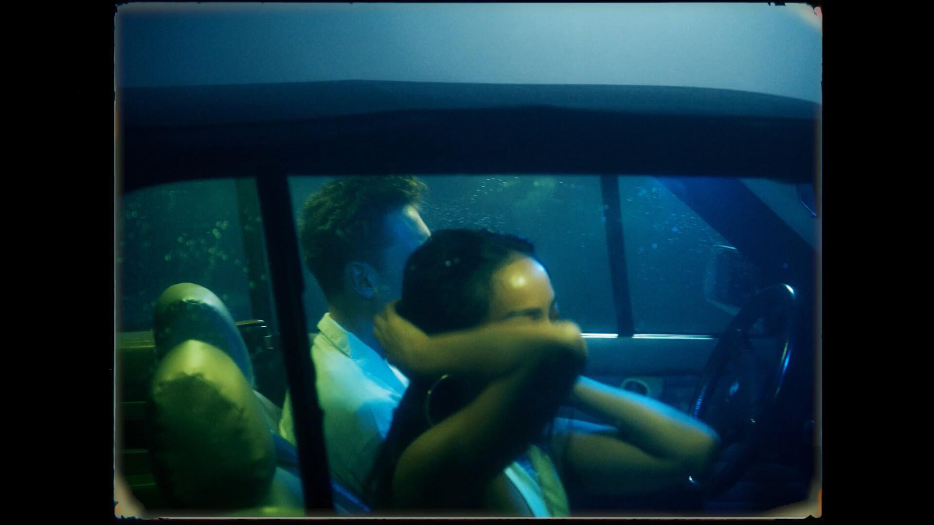 Tropic Colour – DTirty Film Mattes 复古做旧薄膜哑光脏35mm胶片粗糙边缘遮罩边框横屏/竖屏叠加视频+PNG素材 . 第12张-素材湾丨精选海外优质设计素材资源 Tropic Colour – DTirty Film Mattes 复古做旧薄膜哑光脏35mm胶片粗糙边缘遮罩边框横屏/竖屏叠加视频+PNG素材 . sucaiwan.com