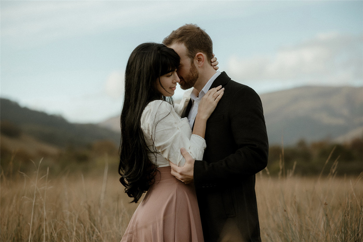 电影氛围高级质感婚礼旅行人像摄影调色LR预设 DVLOP - The Kitcheners - Majestic Presets + Video Guide . 第8张-素材湾丨精选海外优质设计素材资源 电影氛围高级质感婚礼旅行人像摄影调色LR预设 DVLOP - The Kitcheners - Majestic Presets + Video Guide . sucaiwan.com