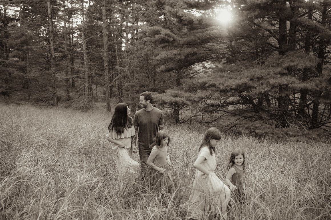 经典永恒褪色黑白胶片颗粒质感LR调色预设 Meridian - Mari Trancoso-Impermanence Presets . sucaiwan.com