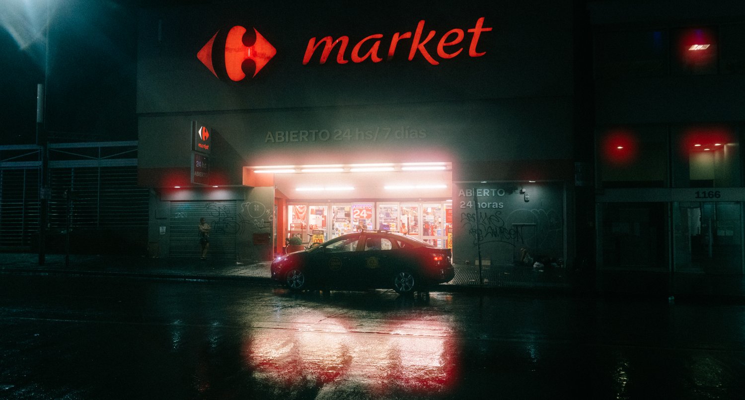 复古柯达Cinestill 800T电影红色光晕模拟PS动作 . sucaiwan.com