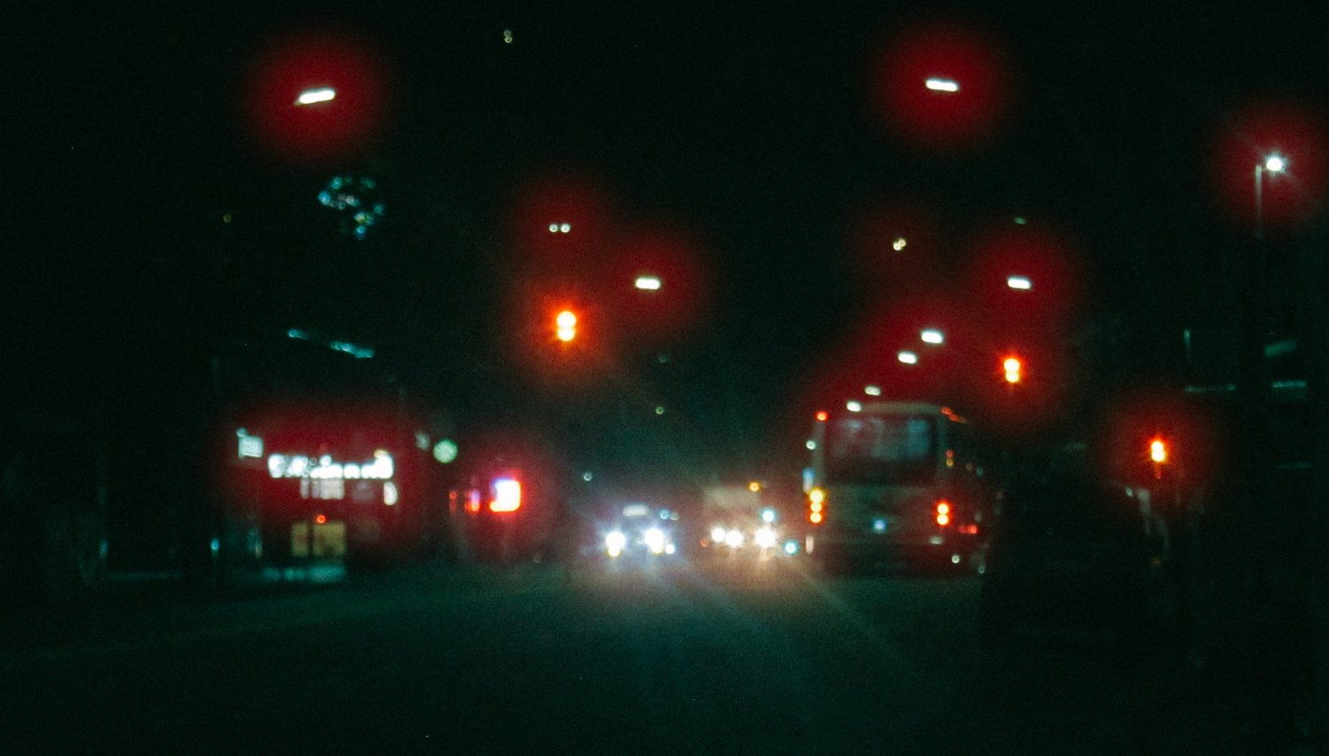 复古柯达Cinestill 800T电影红色光晕模拟PS动作 . sucaiwan.com