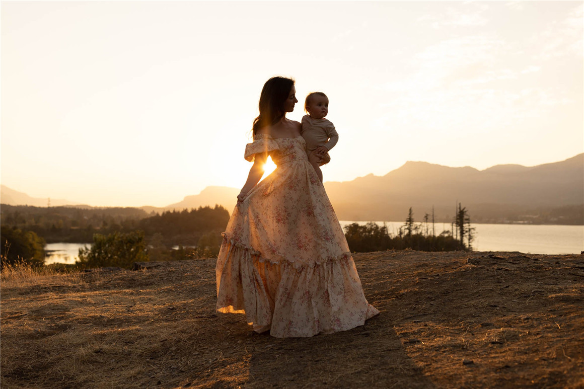 Becca Jean 鲜艳温馨奶油色发光肤色人像摄影摄影LR调色预设 The Inner Light Presets Collection . sucaiwan.com