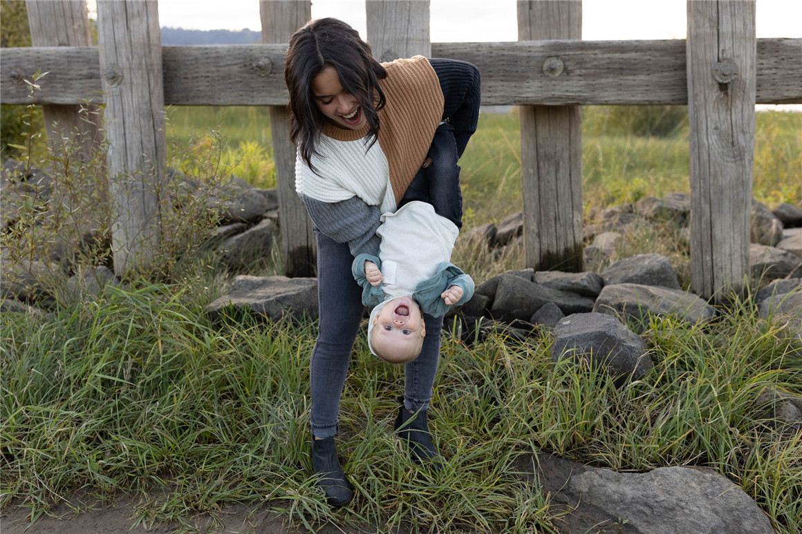 Becca Jean 鲜艳温馨奶油色发光肤色人像摄影摄影LR调色预设 The Inner Light Presets Collection . sucaiwan.com