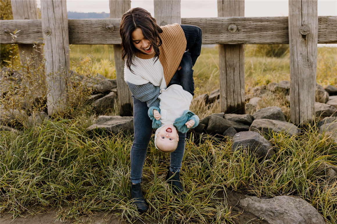 Becca Jean 鲜艳温馨奶油色发光肤色人像摄影摄影LR调色预设 The Inner Light Presets Collection . sucaiwan.com