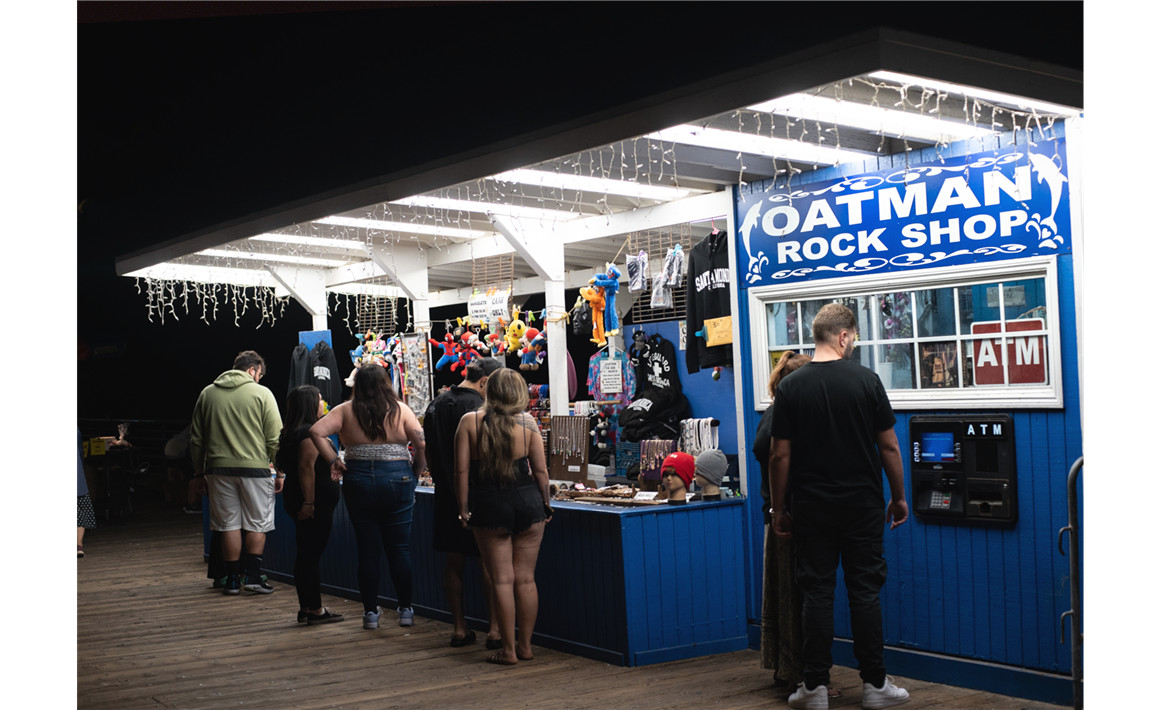 复古柯达CineStill 800T胶片电影仿真模拟LR预设 CineStill 800T Film Emulation Lightroom Preset 插件预设 第8张-素材湾丨精选海外优质设计素材资源 复古柯达CineStill 800T胶片电影仿真模拟LR预设 CineStill 800T Film Emulation Lightroom Preset 插件预设 sucaiwan.com