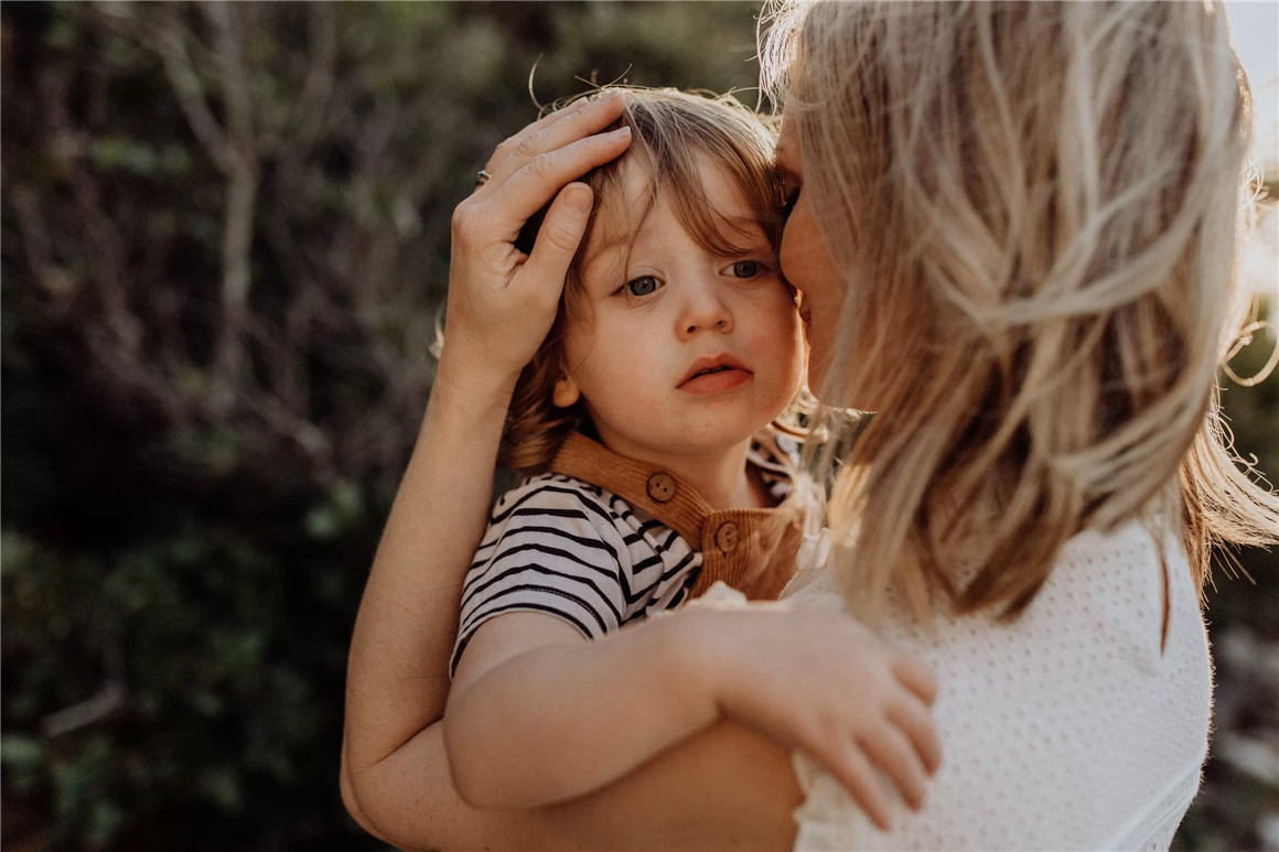 LR预设：奶油色怀旧暖色调人像摄影LR调色预设 . sucaiwan.com