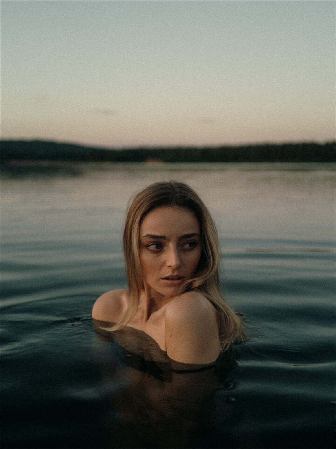 70年代复古感电影颗粒自然光人像摄影LR调色预设 Dominik Garban - DGX Lightroom Presets Vol. II 插件预设 第10张-素材湾丨精选海外优质设计素材资源 70年代复古感电影颗粒自然光人像摄影LR调色预设 Dominik Garban - DGX Lightroom Presets Vol. II 插件预设 sucaiwan.com