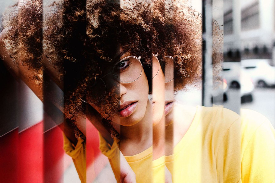 模糊失真线条和谐分形镜面照片效果PSD文件样机模板 样机素材 第5张-素材湾丨精选海外优质设计素材资源 模糊失真线条和谐分形镜面照片效果PSD文件样机模板 样机素材 sucaiwan.com