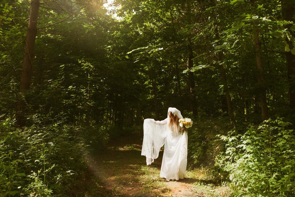 25种创意自然正午逆光人像外景拍摄黄昏暖调光线耀斑LR预设包 INDIA EARL SOLIS PRESETS 插件预设 第2张-素材湾丨精选海外优质设计素材资源 25种创意自然正午逆光人像外景拍摄黄昏暖调光线耀斑LR预设包 INDIA EARL SOLIS PRESETS 插件预设 sucaiwan.com