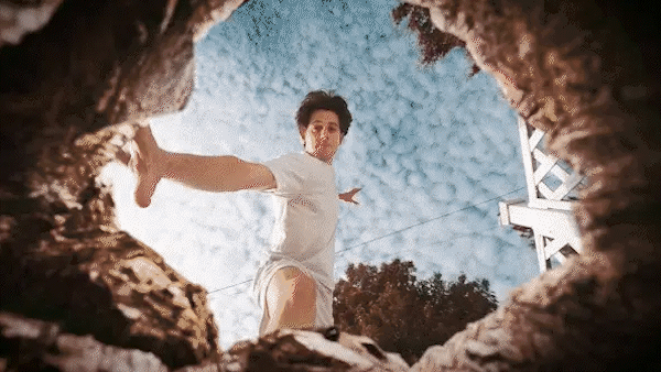 CinePacks – Hole FX 圆形和方形穿越洞孔缓慢推入音乐视频电影转场过渡 插件预设 sucaiwan.com