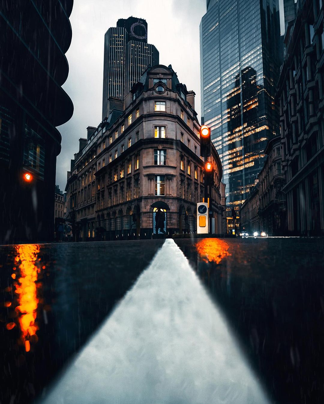 50个都市街拍扫街风光大片雨天夜间摄影电影感氛围效果 Lightroom预设 Film Look Lightroom Presets 插件预设 sucaiwan.com