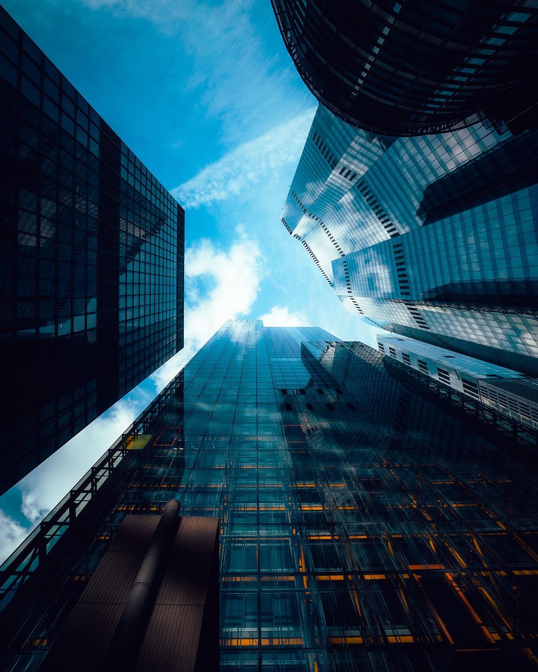 50个都市街拍扫街风光大片雨天夜间摄影电影感氛围效果 Lightroom预设 Film Look Lightroom Presets 插件预设 sucaiwan.com