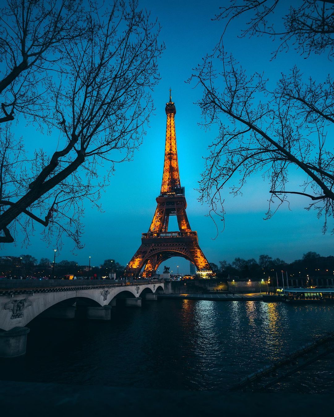 50个都市街拍扫街风光大片雨天夜间摄影电影感氛围效果 Lightroom预设 Film Look Lightroom Presets 插件预设 sucaiwan.com