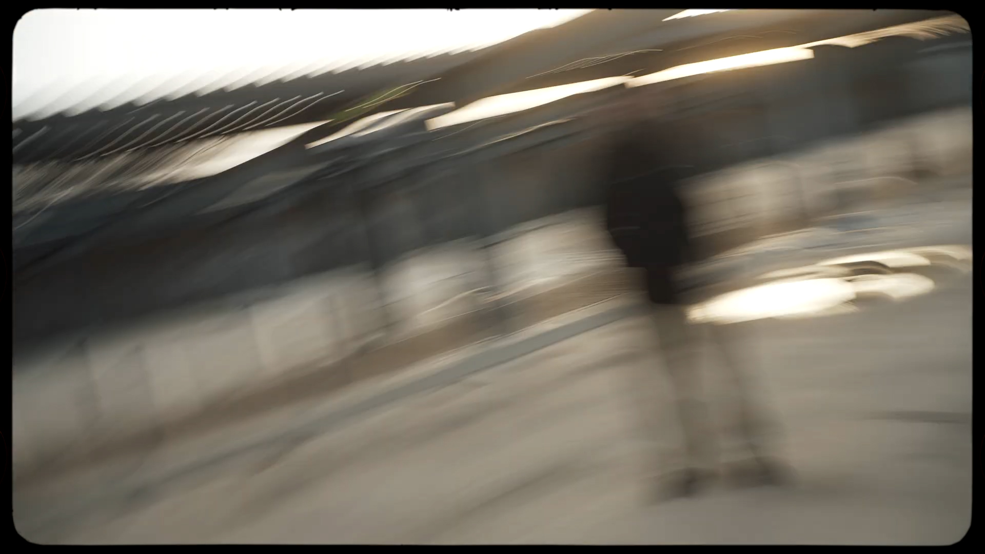 慢快门王家卫抽帧拖影扭曲电影效果/时尚动感短片/音乐MV/复古港风高级时髦不过时视频穿梭转场过渡效果 – 达芬奇预设DRFX 插件预设 第5张-素材湾丨精选海外优质设计素材资源 慢快门王家卫抽帧拖影扭曲电影效果/时尚动感短片/音乐MV/复古港风高级时髦不过时视频穿梭转场过渡效果 – 达芬奇预设DRFX 插件预设 sucaiwan.com