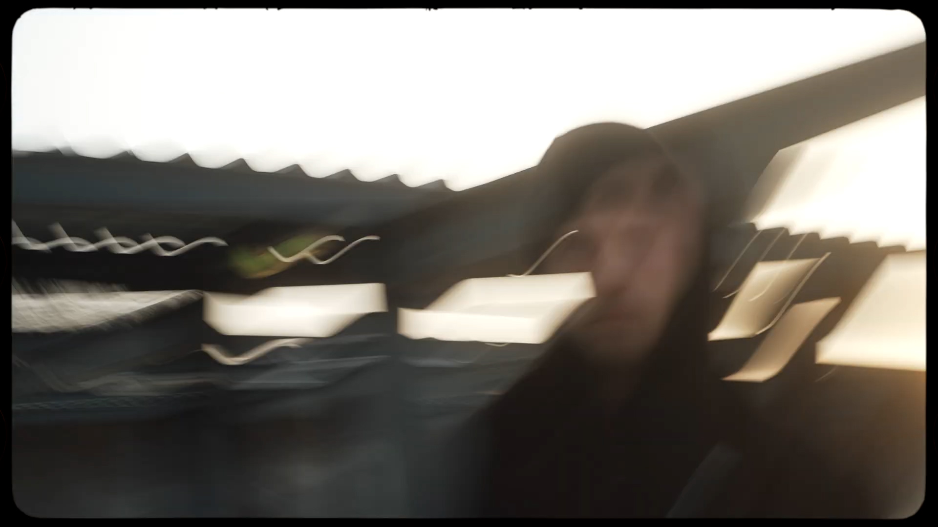 慢快门王家卫抽帧拖影扭曲电影效果/时尚动感短片/音乐MV/复古港风高级时髦不过时视频穿梭转场过渡效果 – 达芬奇预设DRFX 插件预设 第6张-素材湾丨精选海外优质设计素材资源 慢快门王家卫抽帧拖影扭曲电影效果/时尚动感短片/音乐MV/复古港风高级时髦不过时视频穿梭转场过渡效果 – 达芬奇预设DRFX 插件预设 sucaiwan.com