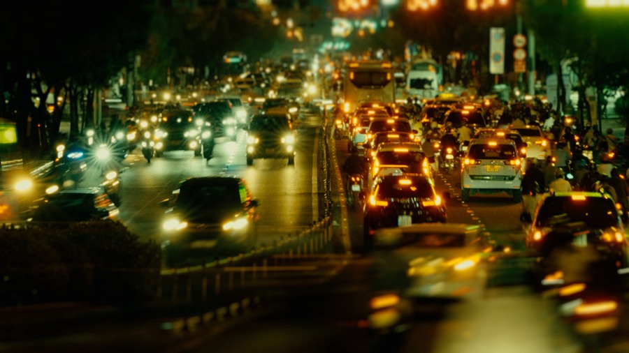 Artlist 越南城市道路灯光汽车交通生活方式大光圈特写夜景实拍视频素材 Traffic in Vietnam 影视音频 sucaiwan.com