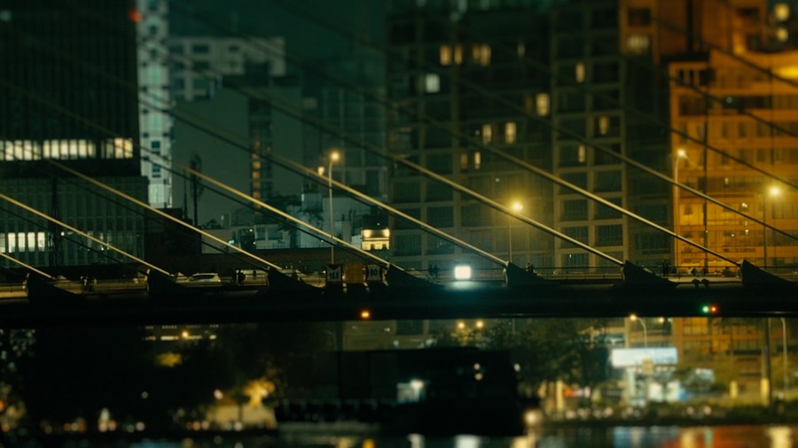 Artlist 越南城市道路灯光汽车交通生活方式大光圈特写夜景实拍视频素材 Traffic in Vietnam 影视音频 sucaiwan.com