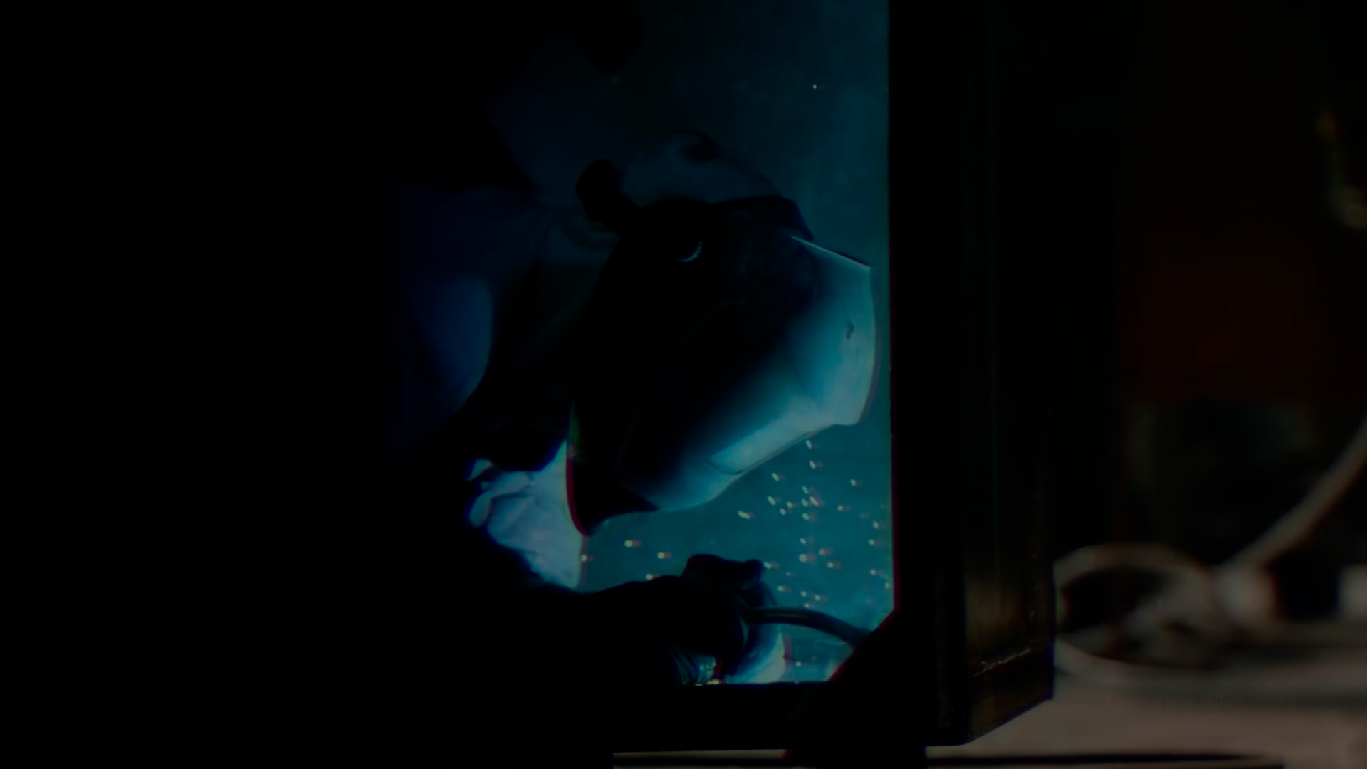 FCPX插件：MotionVFX 71种阴影遮罩黑场运动风格多样化黑暗、朦胧、阴暗转场过渡 MotionVFX – mTransition Shade 插件预设 sucaiwan.com