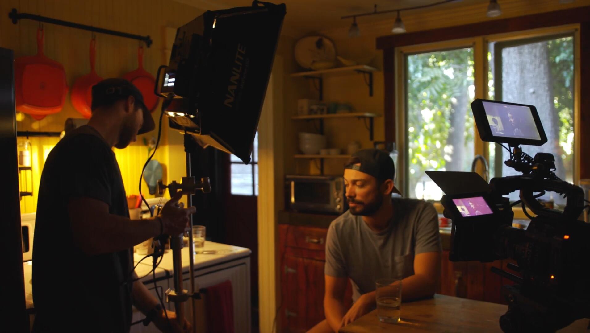 大师课程：专业级商业电影纪录片摄影场景灯光照明课程 Moment – Simplifying Cinematic Lighting with Danny Gevirtz , sucaiwan.com