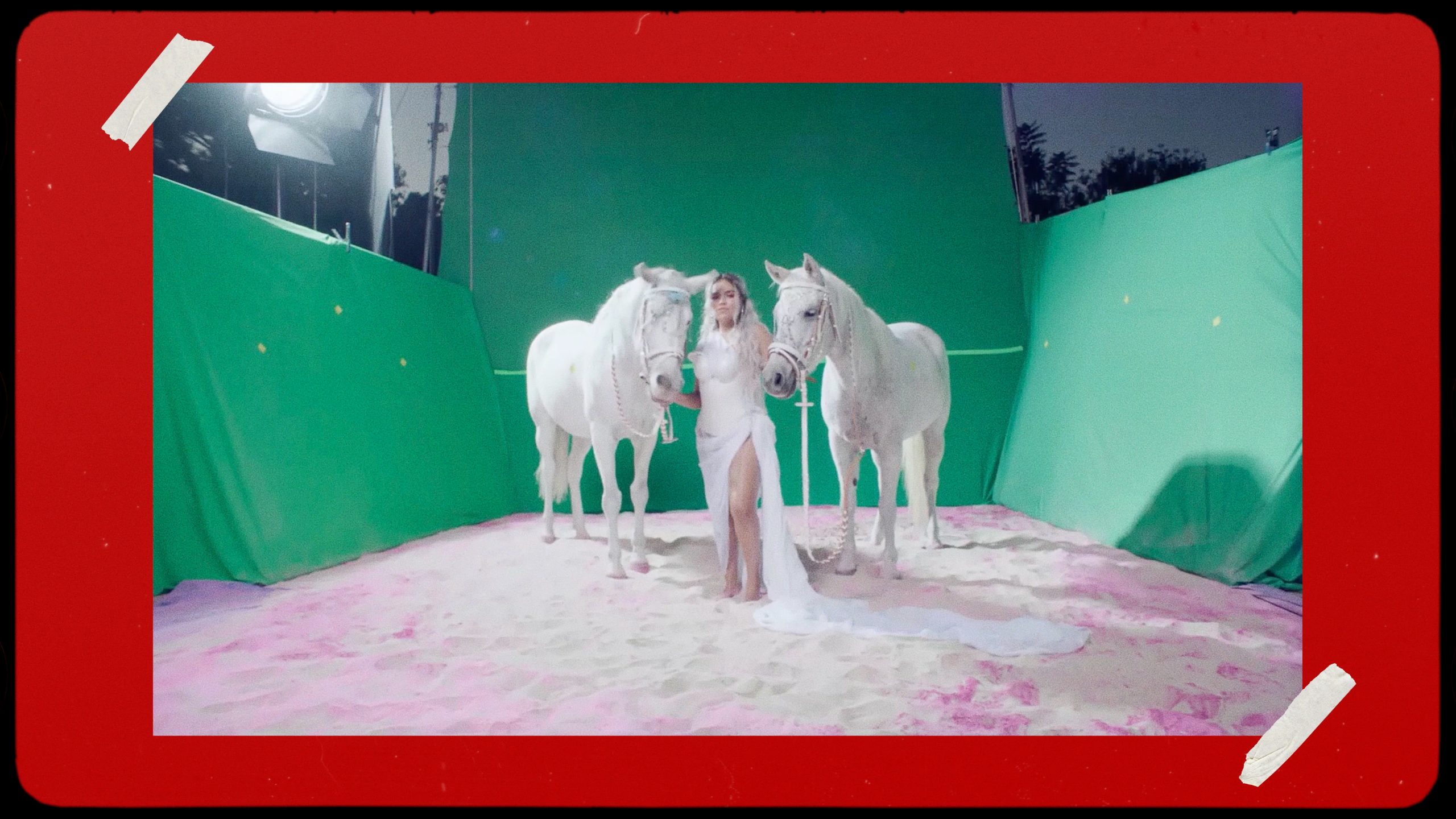 Tropic Colour 音乐MV电影制作大师课程/业界顶尖导演/电影摄影师/制片人/视频教程 MUSIC VIDEO COURSE 设计教程 第4张-素材湾丨精选海外优质设计素材资源 Tropic Colour 音乐MV电影制作大师课程/业界顶尖导演/电影摄影师/制片人/视频教程 MUSIC VIDEO COURSE 设计教程 sucaiwan.com