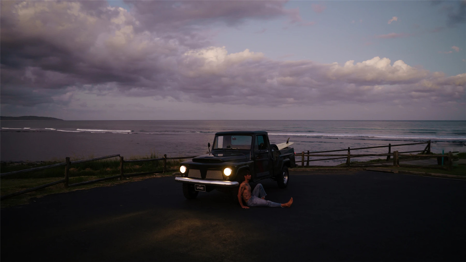 复古情绪美学人像旅拍摄影灰尘划痕胶片颗粒覆盖纹理Lightroom调色预设 Meridian: Ain-Raadik Tide Preset 插件预设 第6张-素材湾丨精选海外优质设计素材资源 复古情绪美学人像旅拍摄影灰尘划痕胶片颗粒覆盖纹理Lightroom调色预设 Meridian: Ain-Raadik Tide Preset 插件预设 sucaiwan.com