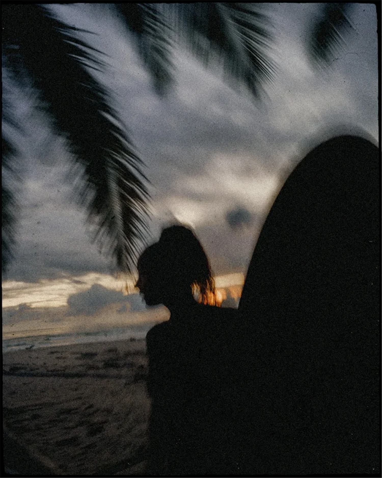 复古情绪美学人像旅拍摄影灰尘划痕胶片颗粒覆盖纹理Lightroom调色预设 Meridian: Ain-Raadik Tide Preset 插件预设 第12张-素材湾丨精选海外优质设计素材资源 复古情绪美学人像旅拍摄影灰尘划痕胶片颗粒覆盖纹理Lightroom调色预设 Meridian: Ain-Raadik Tide Preset 插件预设 sucaiwan.com