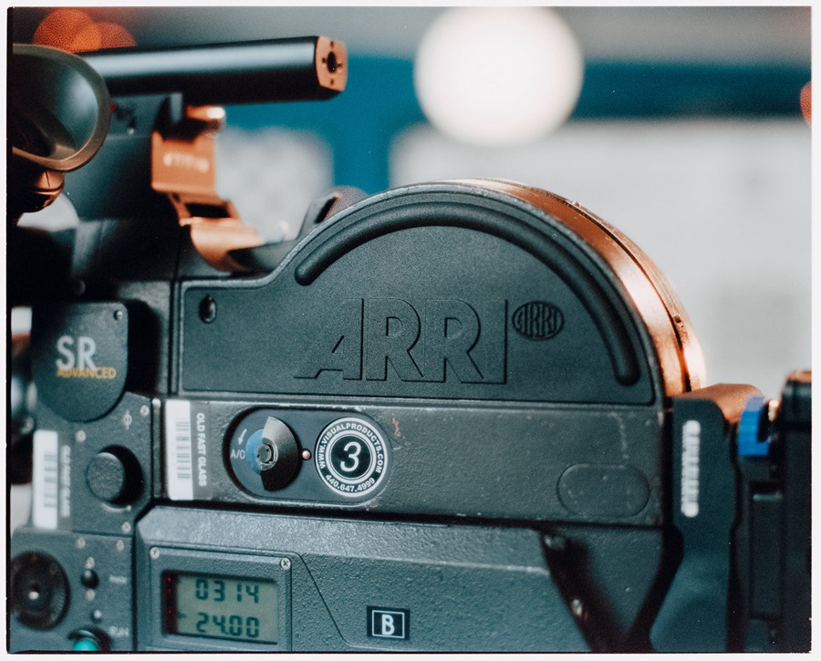 复古16mm胶片颗粒纹理脏污引线伪影叠加转场6K视频素材 Tropic Colour – 16MM FILM GRAIN TOOLKIT 影视音频 第10张-素材湾丨精选海外优质设计素材资源 复古16mm胶片颗粒纹理脏污引线伪影叠加转场6K视频素材 Tropic Colour – 16MM FILM GRAIN TOOLKIT 影视音频 sucaiwan.com