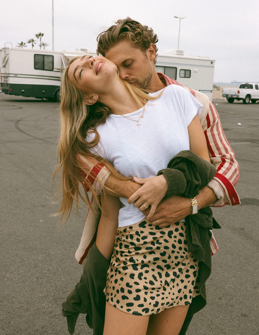 Phil Chester 13个复古35MM胶片美学时尚怀旧电影暖色调人像风光扫街写真LR预设 The DayDreamer Pack Lightroom + ACR Presets 插件预设 第2张-素材湾丨精选海外优质设计素材资源 Phil Chester 13个复古35MM胶片美学时尚怀旧电影暖色调人像风光扫街写真LR预设 The DayDreamer Pack Lightroom + ACR Presets 插件预设 sucaiwan.com