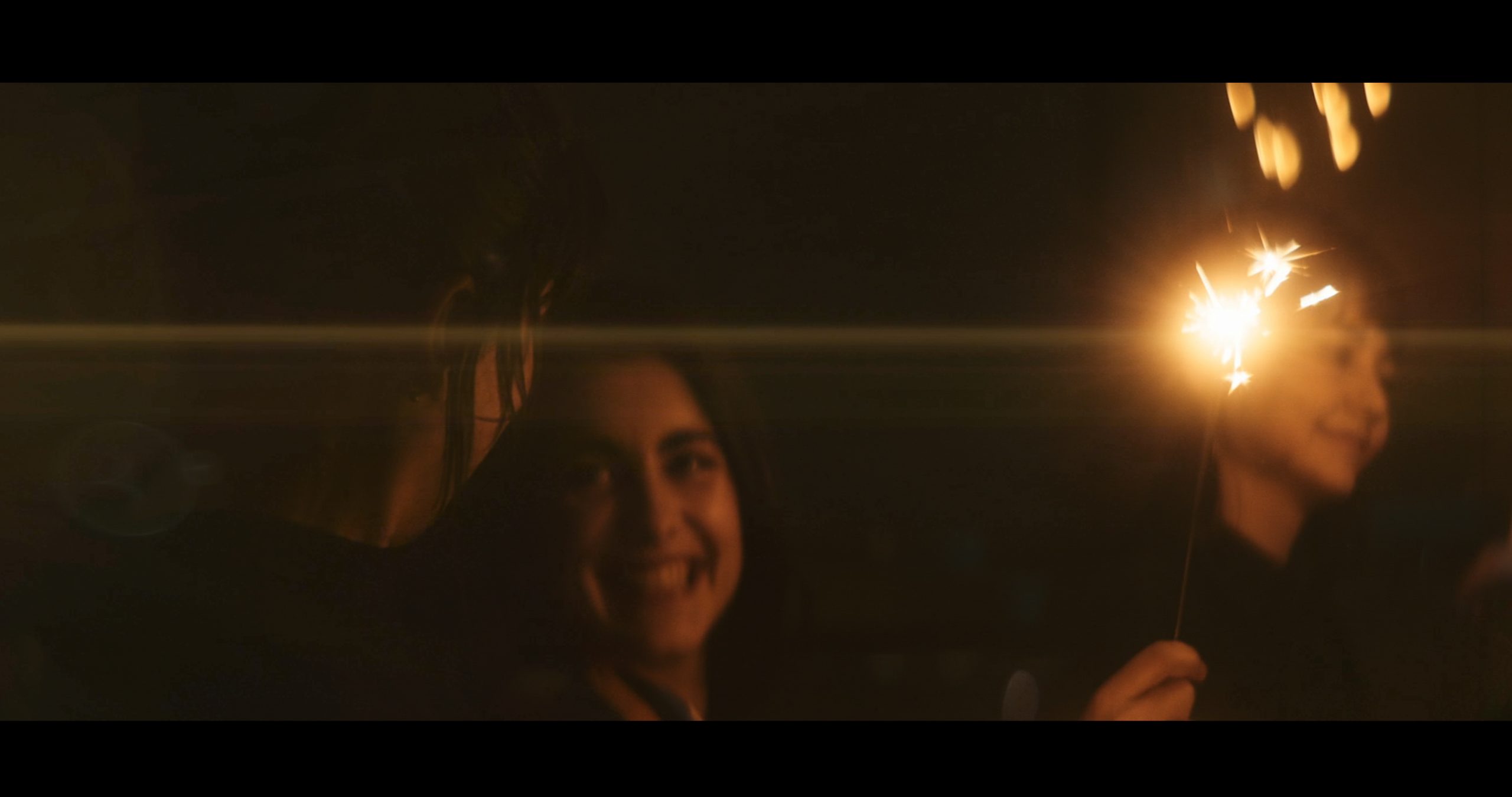 57个史诗级万花筒失真耀斑灯光光耀斑叠加层4K视频素材包 Master Filmmaker – Anamorphic Flares PRO 影视音频 第3张-素材湾丨精选海外优质设计素材资源 57个史诗级万花筒失真耀斑灯光光耀斑叠加层4K视频素材包 Master Filmmaker – Anamorphic Flares PRO 影视音频 sucaiwan.com