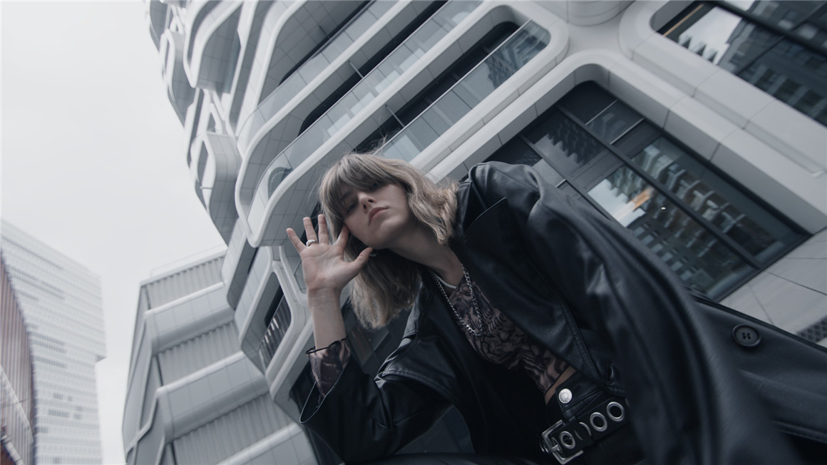 Acidbite – GRITTY LUTS 600多个高级审美短片冷蓝沙棕黑白风格化多个LUTs调色预设 插件预设 sucaiwan.com