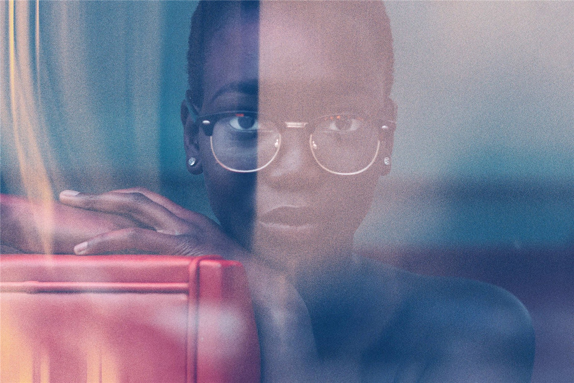 潮流复古迷幻弥散光渐变影颗粒噪点照片处理特效PS样机滤镜模板 Aura Leaks Photo Effect , 第6张-素材湾丨精选海外优质设计素材资源 潮流复古迷幻弥散光渐变影颗粒噪点照片处理特效PS样机滤镜模板 Aura Leaks Photo Effect , sucaiwan.com